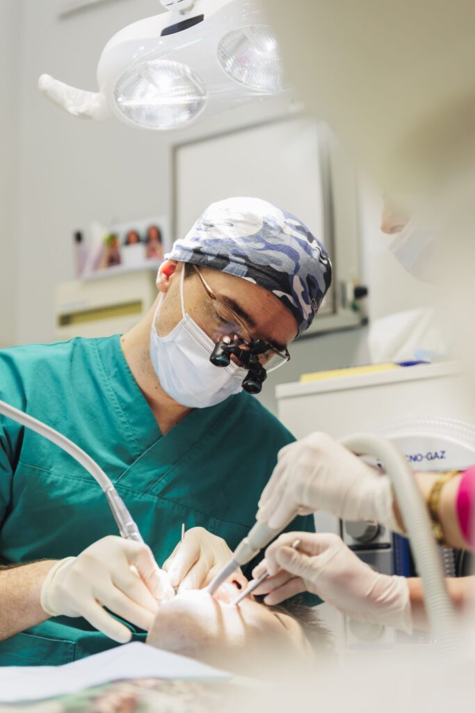 Dott. Endri Topi - odontoiatra