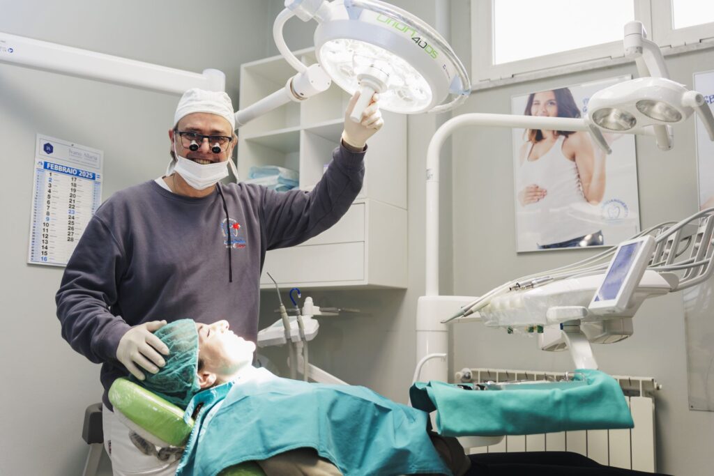 Dott. Eraldo Ciangherotti con paziente 2